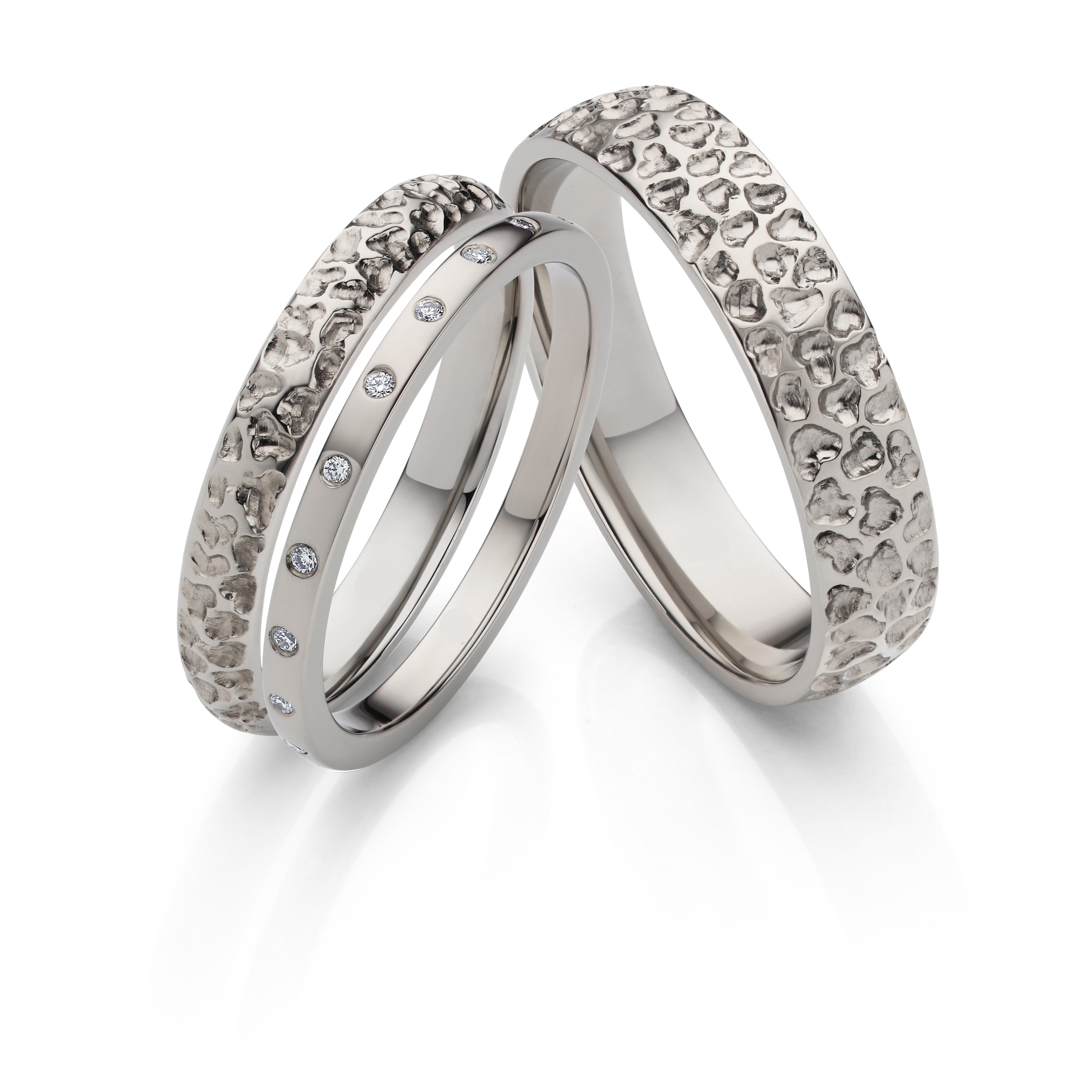 Hammered 18K White Gold Wedding Ring Pair