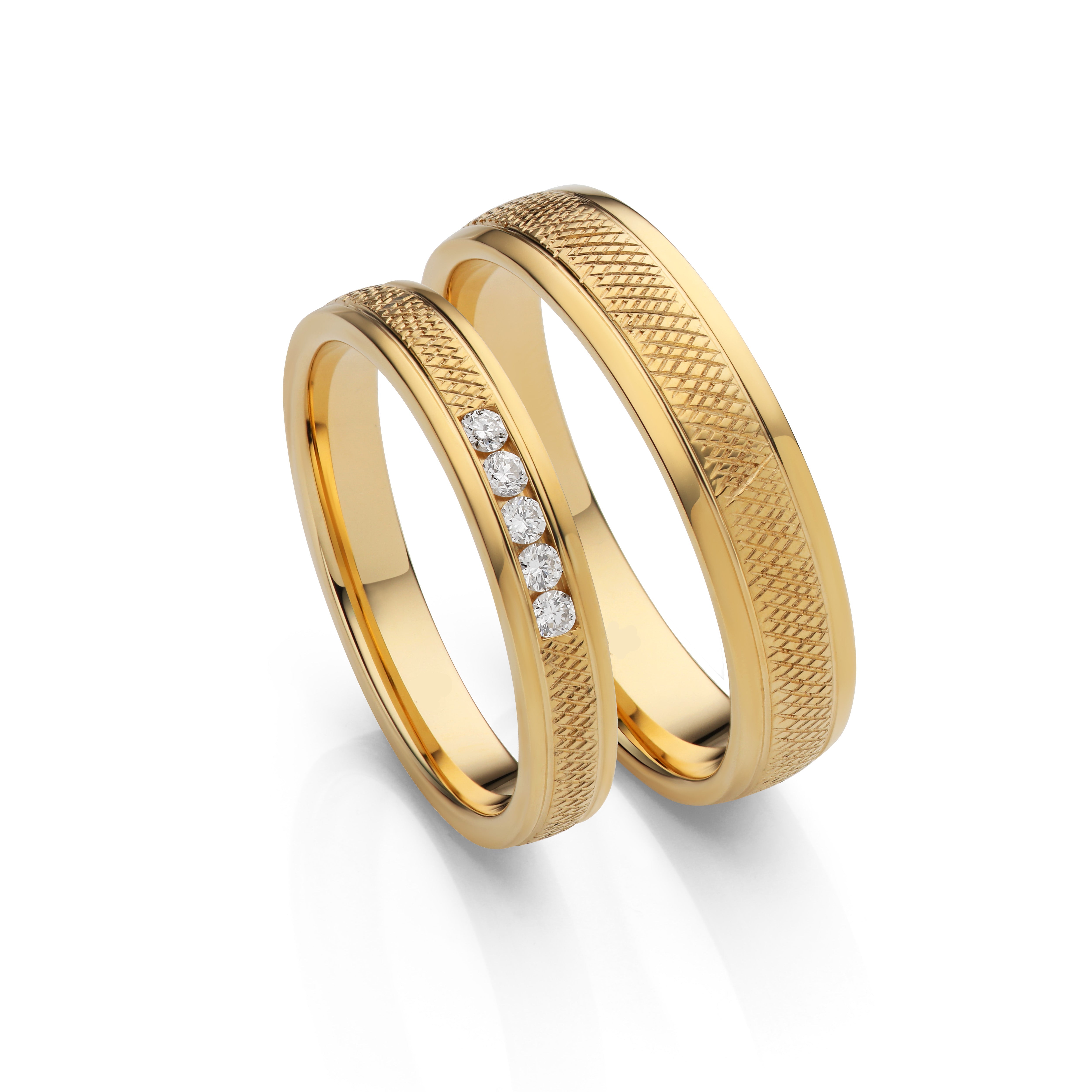 18K Yellow Gold Grooved Wedding Ring Pair