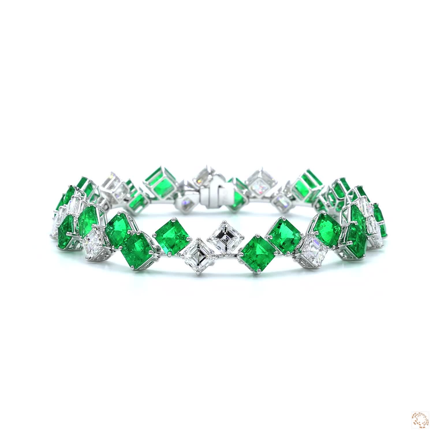 Colombian Muzo Vivid Green Emerald and Asscher Diamonds Bracelet