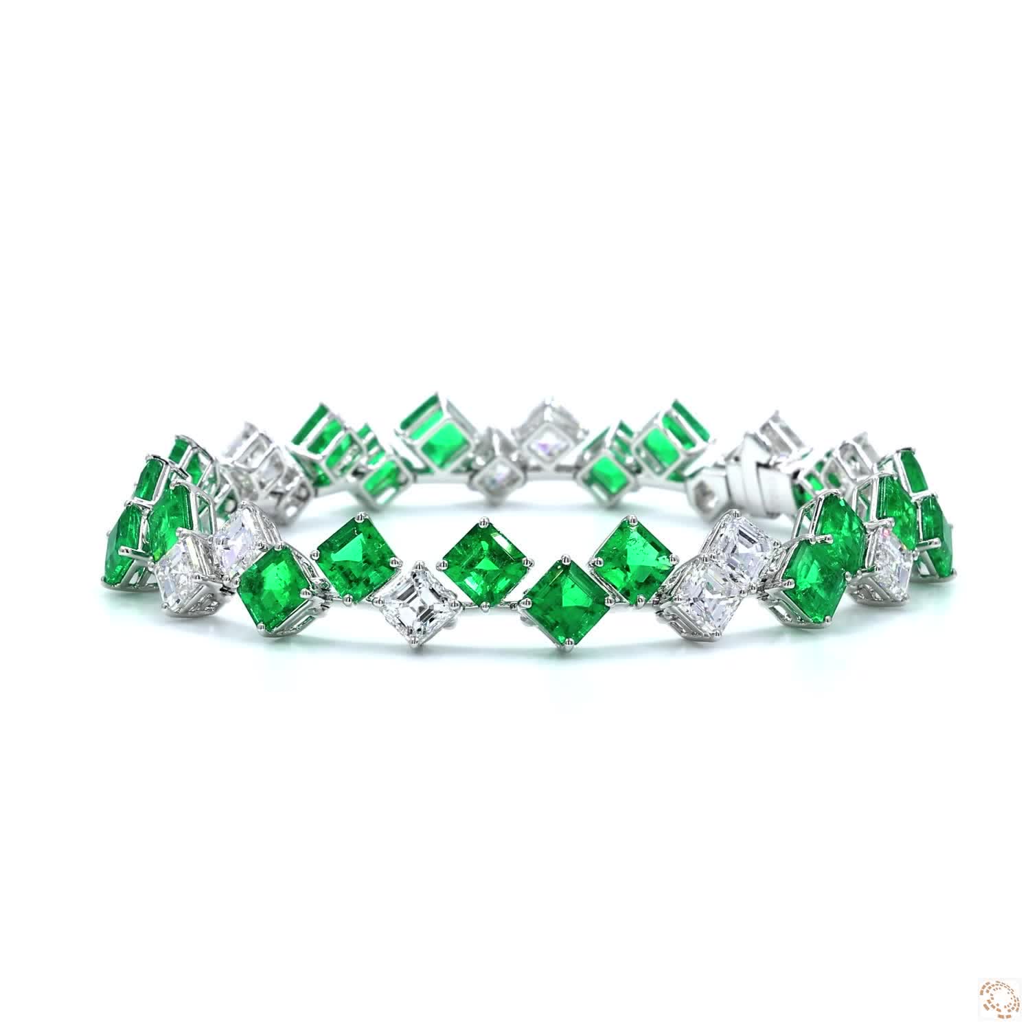 Colombian Muzo Vivid Green Emerald and Asscher Diamonds Bracelet